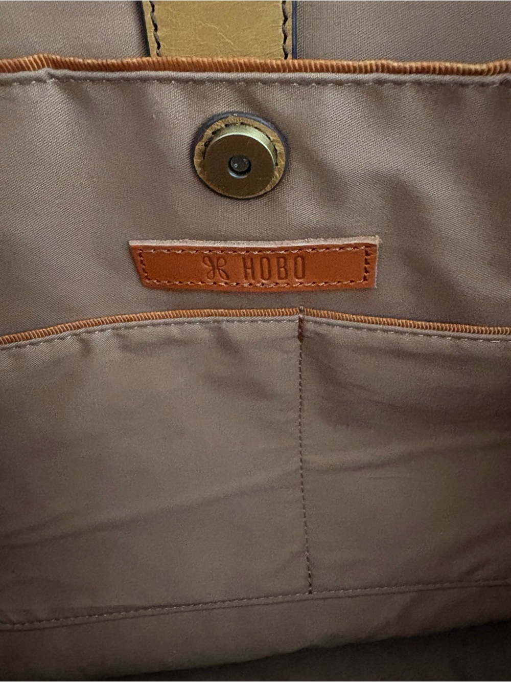 HOBO Classic Tan Leather Tote Bag - Spacious Everyday Carry - used once - Picture 3 of 4